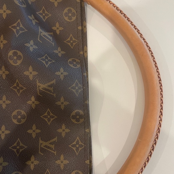 Louis Vuitton Artsy MM Monogram Shoulder Bag Tote Purse (CA1141) Gently used. - Picture 10 of 17